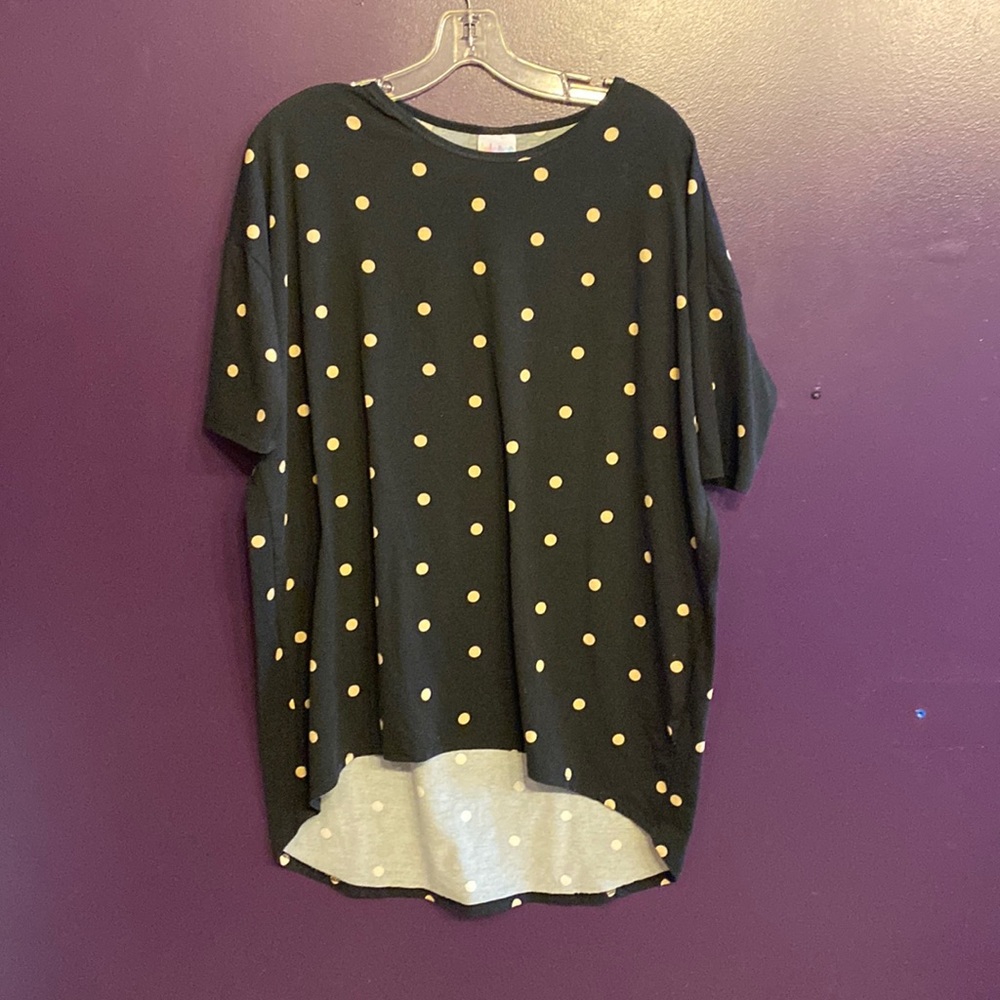 Lularoe Woman’s top